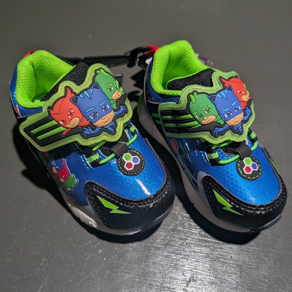 NWT PjMask Kids Light-Up Shoes - Blue and Green Size 7